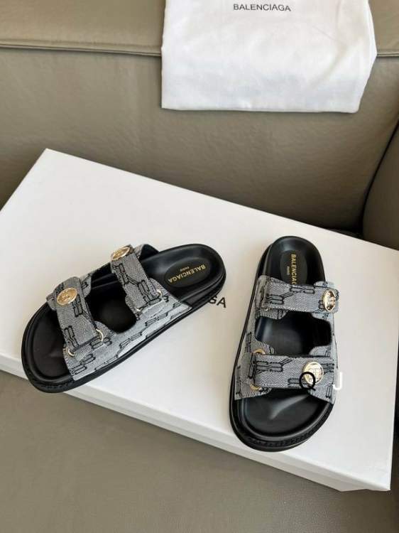 Picture of Balenciaga Shoes _SKUBalenciagasz35-40J11021370